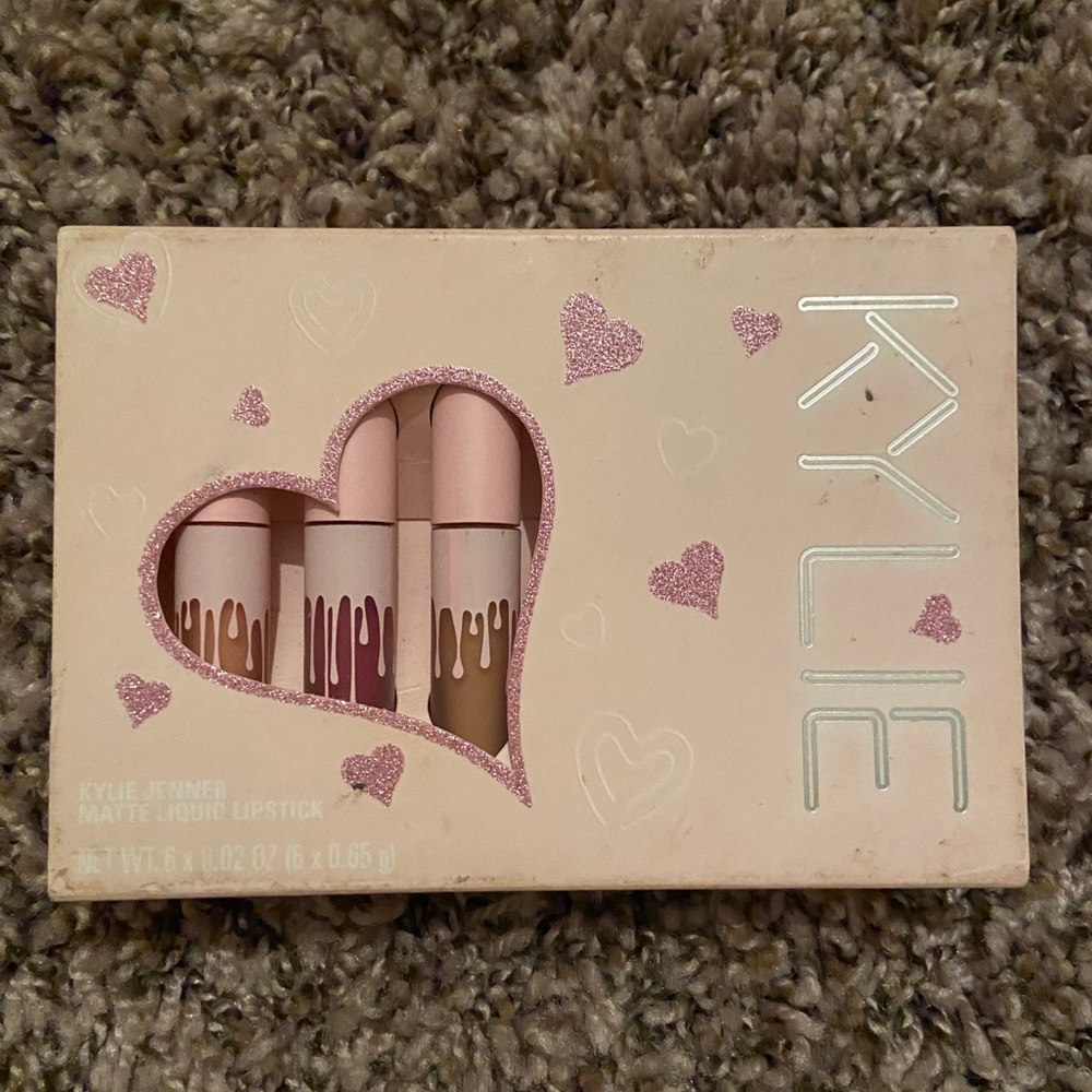 Kylie cosmetics- Birthday collection- mini lip kit